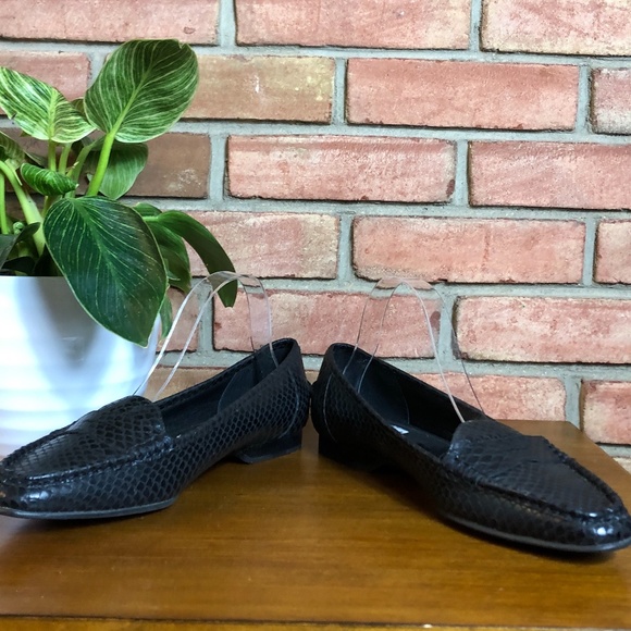 Marc Alpert Black Embossed Leather Loafer in Size 11 - Picture 8 of 11